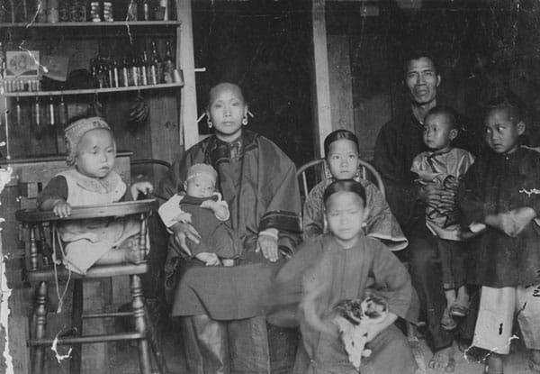 Chinese Family in Hawaii 1893